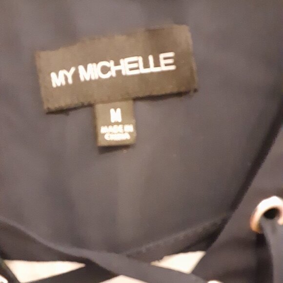 My Michelle Size M Navy Blue Sleeveless Top w/Laced V-Neck & 2 Front Pockets - Picture 3 of 4